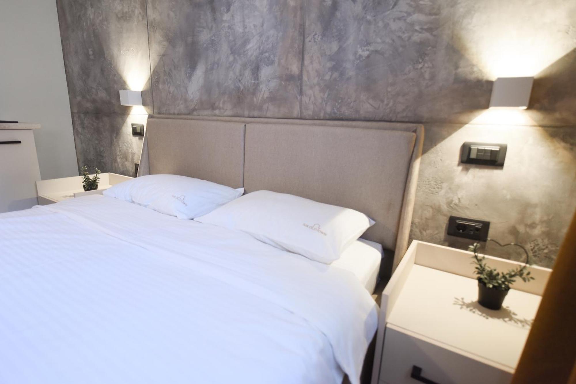 Hotel Iva Old Town Belgrado Esterno foto
